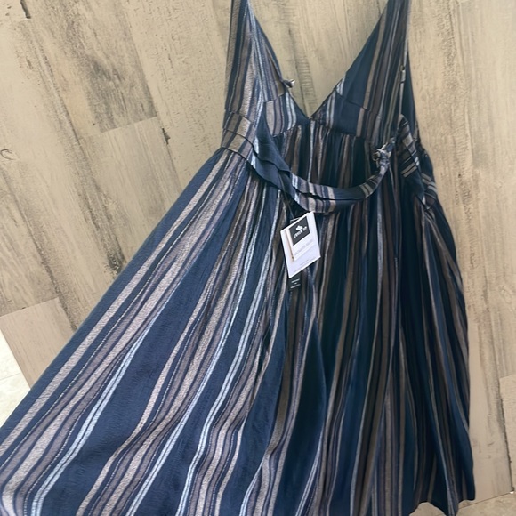 O’Neill cover up. - Picture 6 of 11